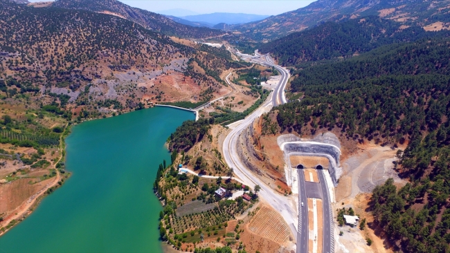 Dağlar delindi, tüneller bölgeleri birbirine bağladı